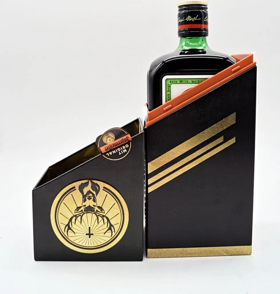 Jägermeister | Kräuterlikör | 0,7l. Flasche In Tin-Box (Blechdose) 5 Jägermeister | Kräuterlikör | 0,7l. Flasche In Tin-Box (Blechdose) – Bild 3